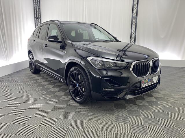 BMW X1 xDrive25e Sport Line Plus | Navigatie | Parkeerassistent | Sportstoelen | LED