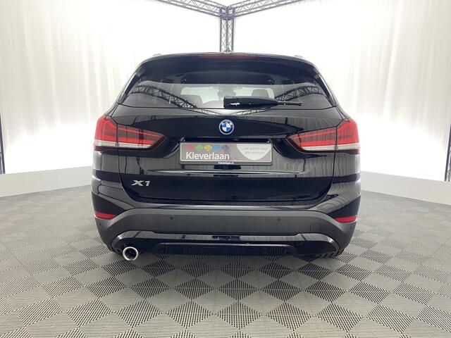 BMW X1 xDrive25e Sport Line Plus | Navigatie | Parkeerassistent | Sportstoelen | LED