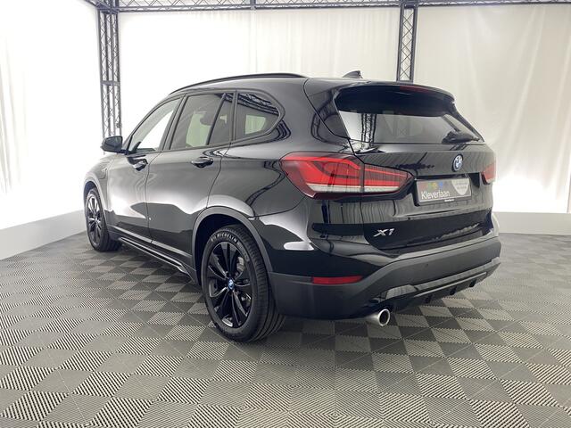 BMW X1 xDrive25e Sport Line Plus | Navigatie | Parkeerassistent | Sportstoelen | LED