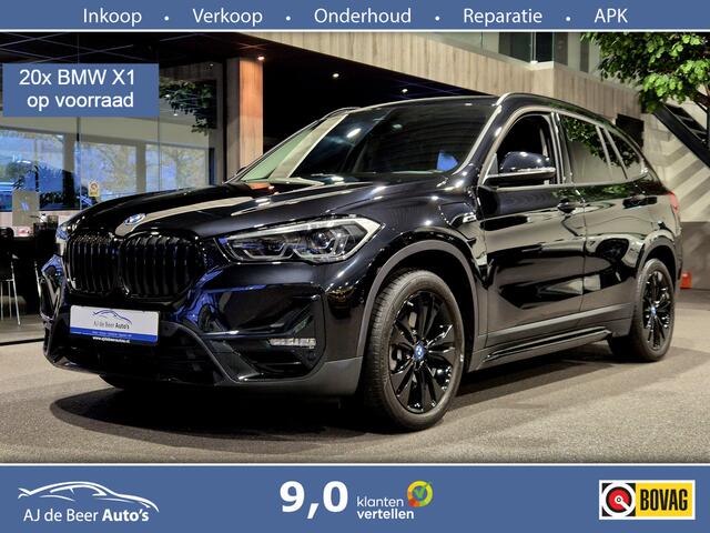 BMW X1 xDrive25e High Executive Sportline | Black edition | Camera | HUD | Leder | Trekhaak | Navigatie | Stoelverwarming | Carplay