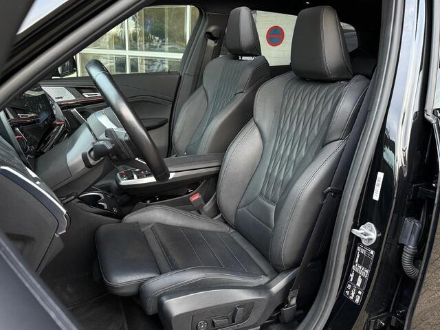 BMW X1 xDrive23i M SPORT | PANORAMADAK | TREKHAAK | HARMAN KARDON | DRIVING PROFF. | MEMORY SEATS |