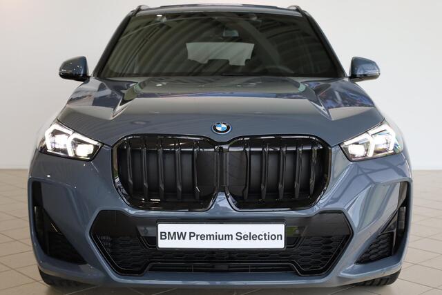 BMW X1 xDrive25e M Sportpakket Pro | Panoramadak | Harman Kardon | Trekhaak