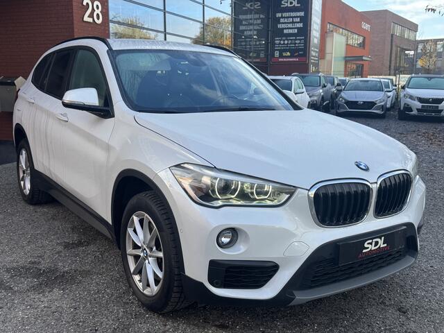 BMW X1 sDrive20i Executive // LEDEREN BEKLEDING // MEMORY SEAT // ELEK. ACHTERKLEP // NAVI // CAMERA // CRUISE //