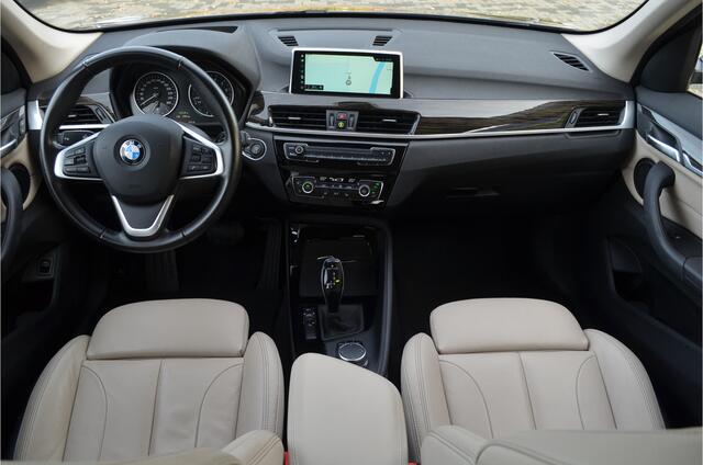 BMW X1 sDrive18i High Executive Achteruitrij camera Head up Display Elek.Verst. Stoelen. Leer Stoelverw. Trekgewicht 1700kg