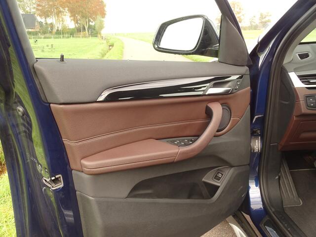 BMW X1 xDrive25i | 4WD | Gr.Navi | Head-Up | Trekhaak 13P | Leer | ST.Verw | Elek.Stoelen | Key-less | Fulloptions