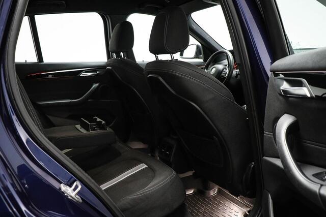 BMW X1 sDrive18i Executive | SPORT LINE / PARKING- PACK | CAMERA