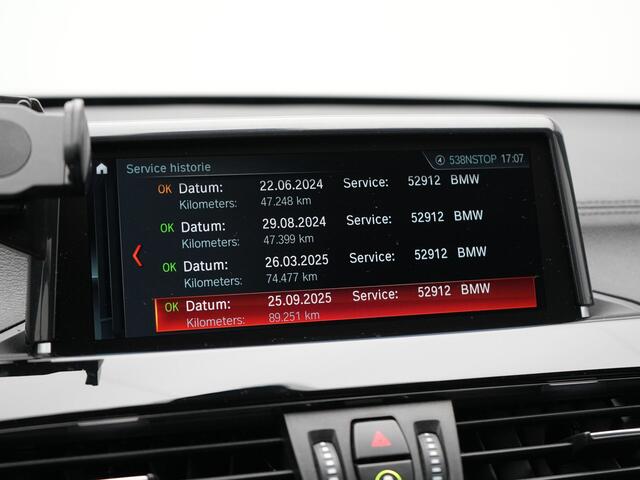 BMW X1 xDrive25e Sportline Plug In Hybrid 221pk Dealer O.H. PHEV | Trekhaak | Camera | Sfeerverlichting | Keyless | Sportstoelen Verwarmd | LED Koplampen | Cruise Control | Navigatie | DAB |