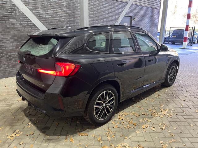 BMW X1 sDrive18i M-Sport | Shadow Line | Stoelverwarming | Camera | Apple Carplay