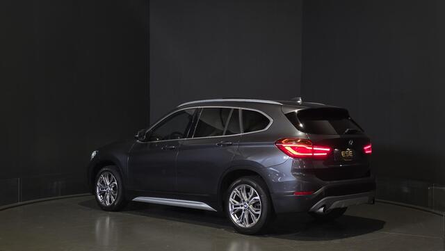 BMW X1 xDrive20i Executive | Panorama | Hud | Sfeer | Camera