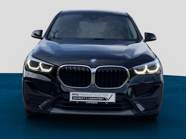 BMW X1 xDrive25e SPORTLINE ** LED, NAVI+, PANORAMA, KEYLESS, CAMERA, SPIEGELPACK, PRIVACY ** 1e EIG - UNFALLFREI ** ** INFORMEER OOK NAAR ONZE AANTREKKELIJKE FINANCIAL-LEASE TARIEVEN **