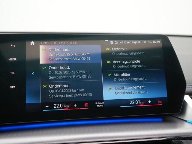 BMW X1 xDrive30e Plug In Hybrid 326pk Dealer O.H. PHEV | Panodak | Head Up | 360 Camera | Alcantara Sportstoelen Massage & Memory | Harman & Kardon | Stoelen & Stuur Verwarmd | Apple Carplay | 20"L.M | Blis | Keyless | Sfeerverlichting |