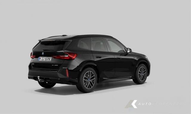 BMW X1 25e xDrive M Sport | Panorama | Shadow | Camera | Elek. Trekhaak | Adap. led | Stoelverwarming | 18' inch |