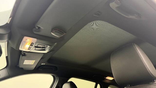 BMW X1 sDrive18i High Executive X Line | Panoramadak | Harman Kardon | Parkeersensoren | Head-Up Display | Leer | Stoelverwarming | Navigatie | Camera | Automaat | Digitale Tellers | Keyless | LED | Cruise Control |