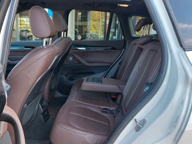 BMW X1 sDrive20i 192pk High Executive M-Sport | Navi | Apple Carplay | Adap.Cruise | Leder+Verwarmd+Elek.Verstel | Panorama Schuifdak | Keyless Entry | Led Koplampen | Privacy Glass | 19''lm