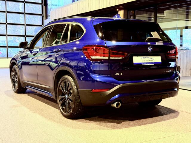 BMW X1 xDrive25e Executive Sportline | Beige leder | Camera | Trekhaak