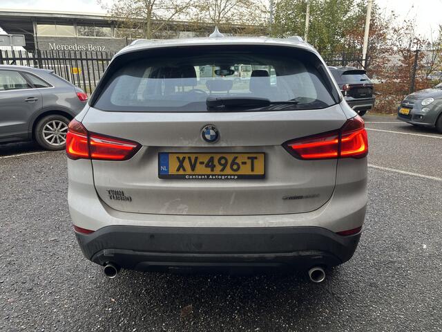 BMW X1 sDrive20i Executive X-Line // LED // LEDER // HEAD-UP DISPLAY // ELEK. ACHTERKLEP // NAVI // PDC V+A //