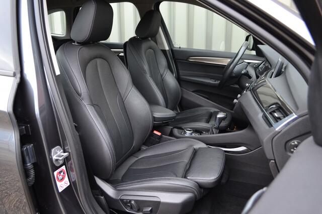 BMW X1 xDrive25i High Executive LED/Camera/ACC/Navi