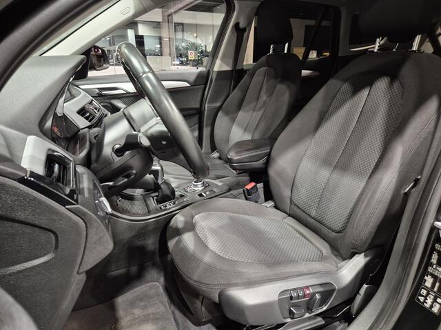 BMW X1 xDrive20i Centennial High Executive Navi | Trekhaak | Sensoren v+a