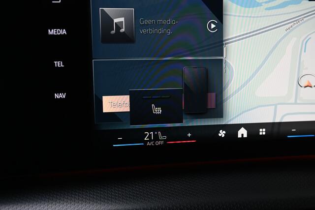 BMW X1 xDrive25e M Sport Automaat / Trekhaak / Sportstoelen / Achteruitrijcamera / M Adaptief onderstel / Stoelverwarming