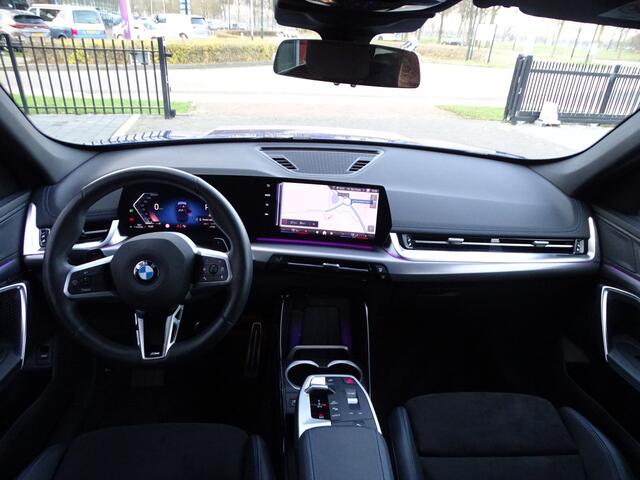 BMW X1 sDrive18i M Sportpakket Premium-Pack Ada.Led Navigatie Camera Keyless-entry 18"LM Velgen