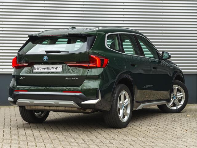 BMW X1 xDrive25e - xLine - Pano - Trekhaak - Camera - Stuurwiel verwarmd