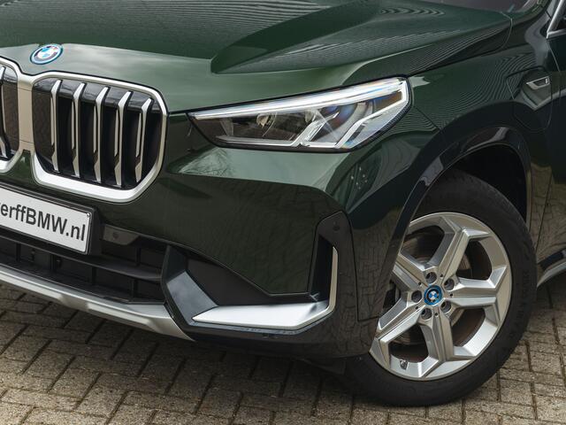 BMW X1 xDrive25e - xLine - Pano - Trekhaak - Camera - Stuurwiel verwarmd