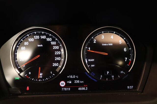 BMW X1 sDrive20i Orange Edition III | Panoramadak | Camera | Sportstoelen | Trekhaak | Leder bekleding | DAB+ | Stoelverwarming | Elektr achterklep |