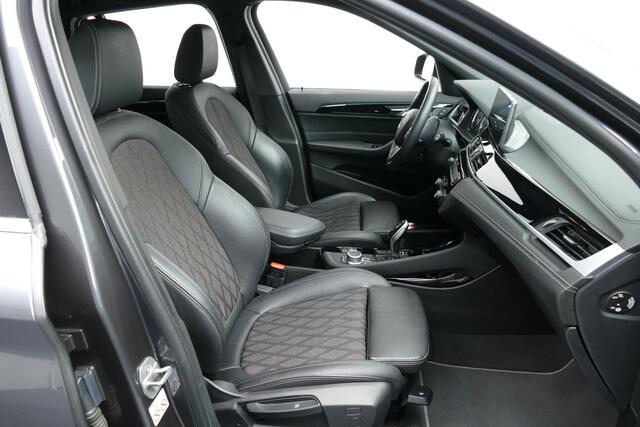 BMW X1 sDrive20i 180Pk Business Edition Bj 12-21. Camera, 18"LMV, Led Koplampen, Haak 1800kg