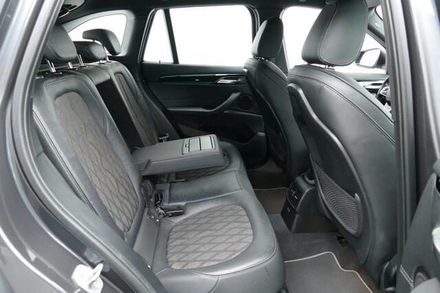 BMW X1 sDrive20i 180Pk Business Edition Bj 12-21. Camera, 18"LMV, Led Koplampen, Haak 1800kg
