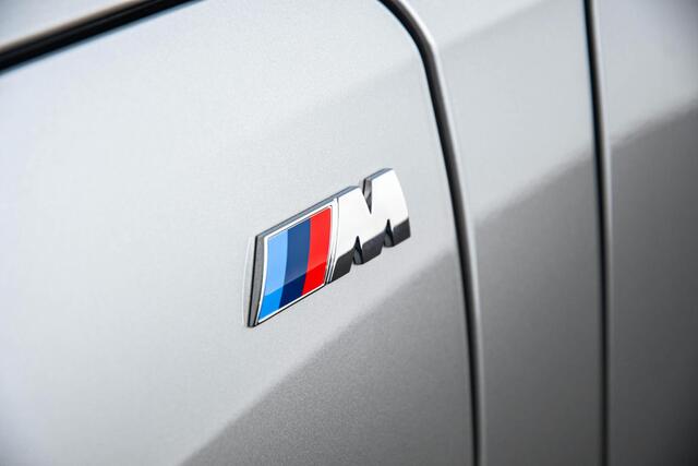 BMW X1 xDrive25e M Sport - Sportstoelen - Elektrisch verwarmde voorstoelen - Comfort Access - Driving Assistant Plus - Automatisch dimmende binnenspiegel - Grootlichtassistent - Sportstuurwiel -