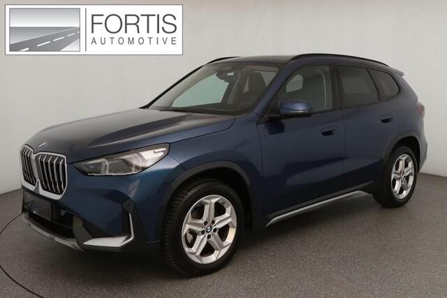 BMW X1 sDrive18iA xLine ** ADAPT. LED, LEDER, PANORAMA, TREKH, ADAPT. CRUISE, ACT. SPORTST ** 1e EIG - Ex BMW-AG - UNFALLFREI ** ** INFORMEER OOK NAAR ONZE AANTREKKELIJKE FINANCIAL-LEASE TARIEVEN **