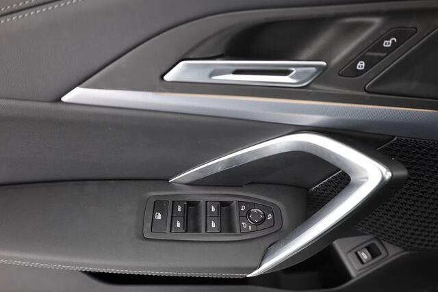 BMW X1 sDrive18iA xLine ** ADAPT. LED, LEDER, PANORAMA, TREKH, ADAPT. CRUISE, ACT. SPORTST ** 1e EIG - Ex BMW-AG - UNFALLFREI ** ** INFORMEER OOK NAAR ONZE AANTREKKELIJKE FINANCIAL-LEASE TARIEVEN **