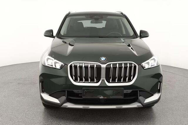 BMW X1 sDrive18iA xLine ** ADAPT. LED, LEDER, PANORAMA, TREKH, ADAPT. CRUISE, ACT. SPORTST ** 1e EIG - Ex BMW-AG - UNFALLFREI ** ** INFORMEER OOK NAAR ONZE AANTREKKELIJKE FINANCIAL-LEASE TARIEVEN **