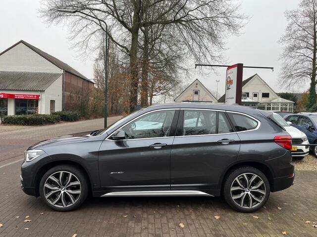 BMW X1 SDRIVE20I HIGH EXECUTIVE 192PK AUTOMAAT / LEDER / CAMERA / NAVI