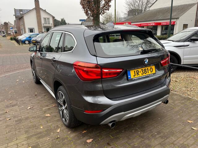 BMW X1 SDRIVE20I HIGH EXECUTIVE 192PK AUTOMAAT / LEDER / CAMERA / NAVI