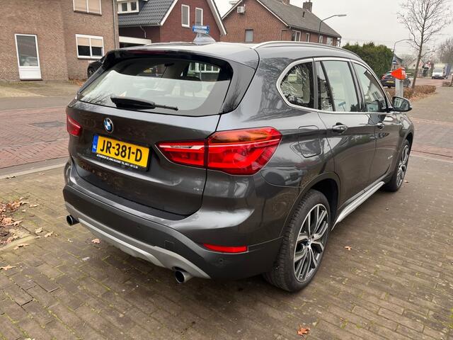 BMW X1 SDRIVE20I HIGH EXECUTIVE 192PK AUTOMAAT / LEDER / CAMERA / NAVI