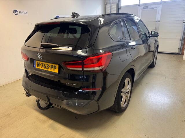 BMW X1 sDrive18i High Executive M-PAKKET LEER ACC LANEASSIST TOP STAAT