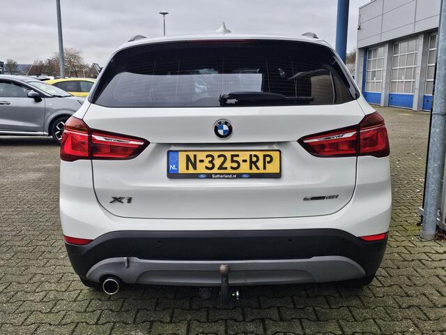 BMW X1 sDrive18i | Trekhaak | Lederen Bekleding | Panoramadak | Cruise Control | Climate Control | 1.700 kg trekgewicht!