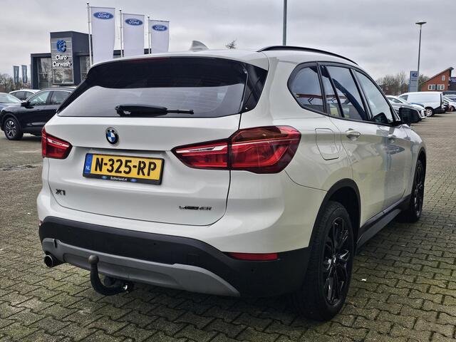 BMW X1 sDrive18i | Trekhaak | Lederen Bekleding | Panoramadak | Cruise Control | Climate Control | 1.700 kg trekgewicht!