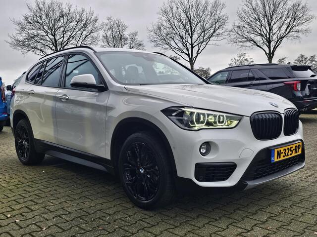 BMW X1 sDrive18i | Trekhaak | Lederen Bekleding | Panoramadak | Cruise Control | Climate Control | 1.700 kg trekgewicht!
