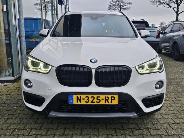 BMW X1 sDrive18i | Trekhaak | Lederen Bekleding | Panoramadak | Cruise Control | Climate Control | 1.700 kg trekgewicht!