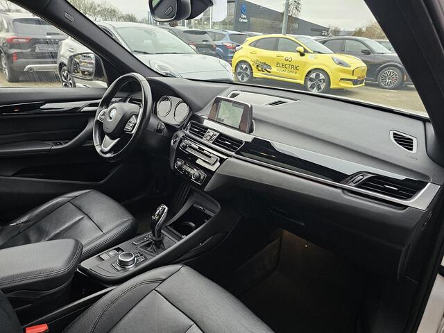 BMW X1 sDrive18i | Trekhaak | Lederen Bekleding | Panoramadak | Cruise Control | Climate Control | 1.700 kg trekgewicht!