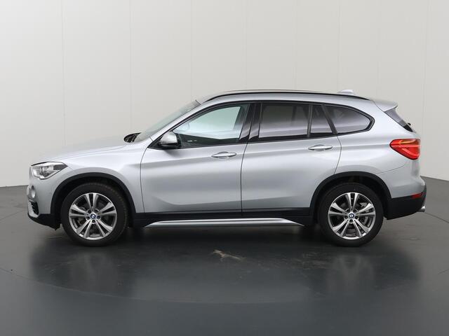 BMW X1 sDrive18i Executive | Sportline | Sportstoelen | Navigatie | Parkeercamera | Stoelverwarming | Climate Control |