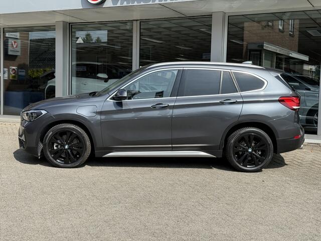 BMW X1 X1 xDrive25e plugin xLine | 220PK | Vleder | Pano | Camera