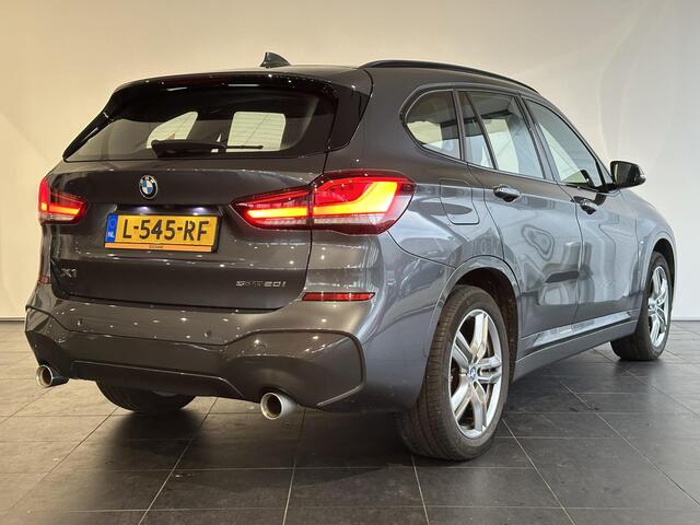 BMW X1 sDrive20i Business Edition Plus M SPORT | NAVIGATIE | ACHTERUITRIJCAMERA | PARKEERSENSOREN VOOR-/ACHTER | STOEL-/STUURVERWARMING