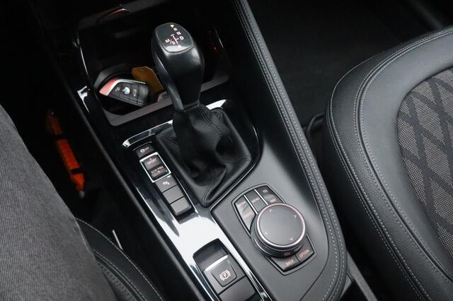 BMW X1 sDrive20i Cent Exec. | Geen import | Trekhaak | Camera