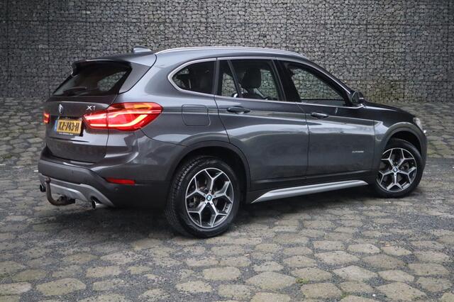 BMW X1 sDrive20i Cent Exec. | Geen import | Trekhaak | Camera
