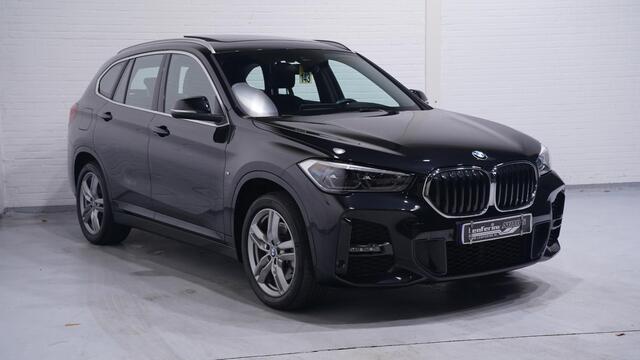 BMW X1 sDrive20i M Sport Panoramadak 1e Eig. NAP Head up Camera Apple Carplay Led koplampen