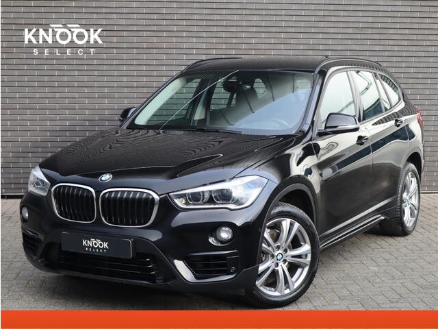 BMW X1 sDrive18i Executive Sport Line Automaat / Navigatie / LED / 18 Inch / Parkeersensoren voor+achter / Voorstoelen Verwarmd / Sportstuur /