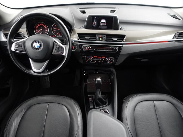 BMW X1 sDrive18i High Executive Aut- Leder Interieur, Stoelverwarming, Sfeerverlichting, Park Assist, Xenon Led, Privacy Glass